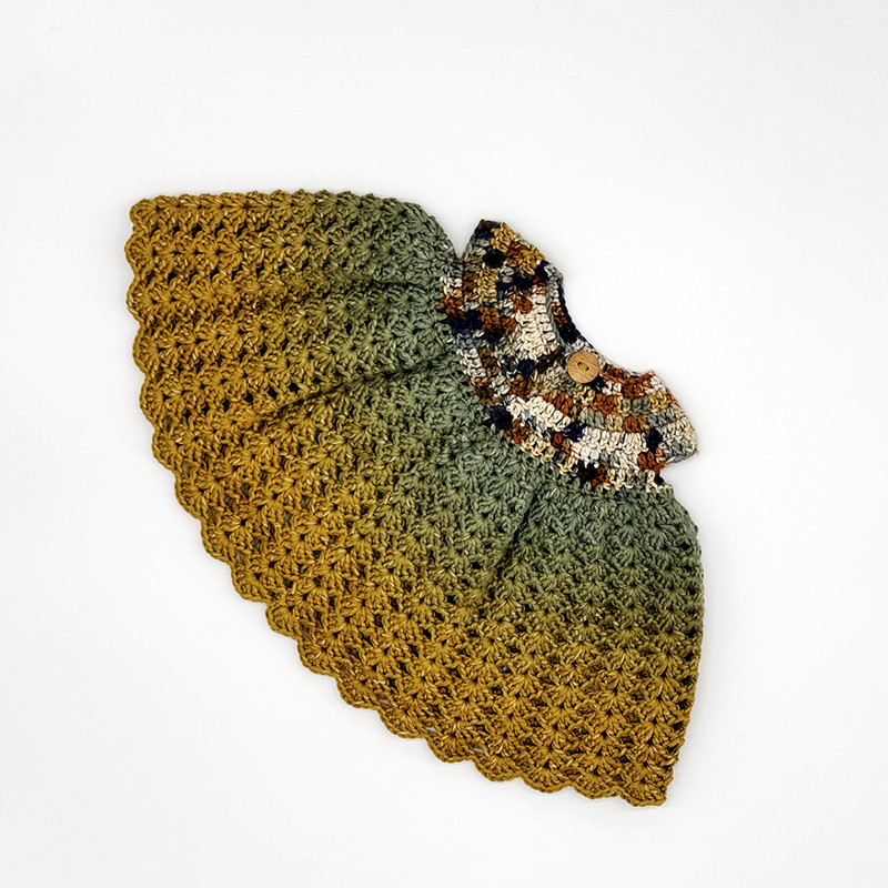 Dress Betty green with mustard on the backside