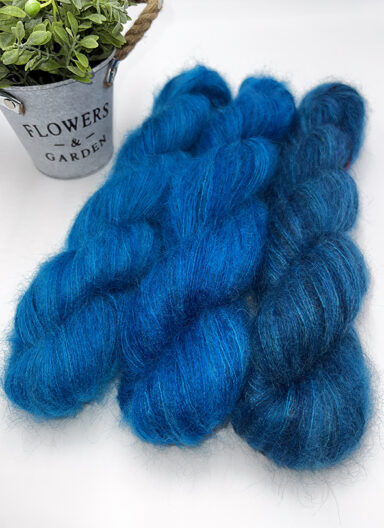 Pitslõng mohäär Behind Blue Eyes 50 g