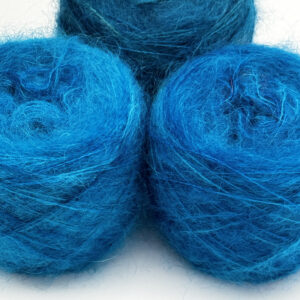 Pitslõng mohäär Behind Blue Eyes 50 g