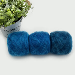 Pitsilõng Behind Blue Eyes - 72% brushed Superkid mohäär, 28% Mulberry siid 50 g - Image 5